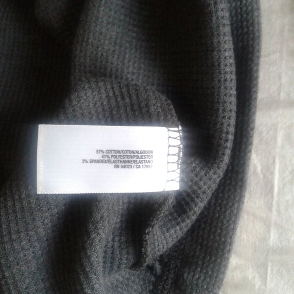 mens med.long sleeve t-shirt/sweater nwt old navy brand - Picture 5 of 8